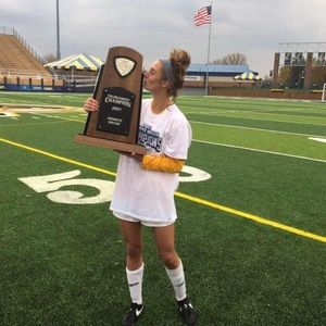 Meet your Posher, Alexis